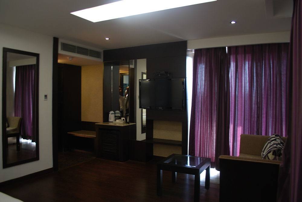 Hotel Oyster Chandigarh Exterior photo
