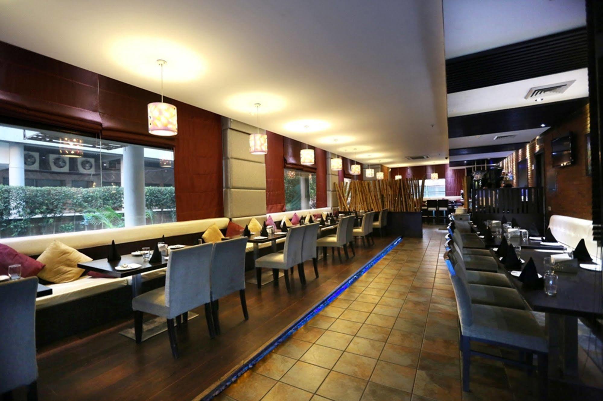 Hotel Oyster Chandigarh Exterior photo